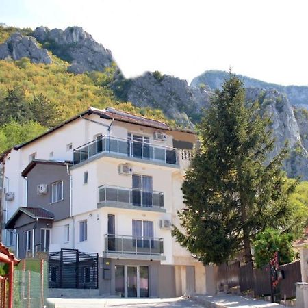 Раде 3-Враца Vratsa Ngoại thất bức ảnh